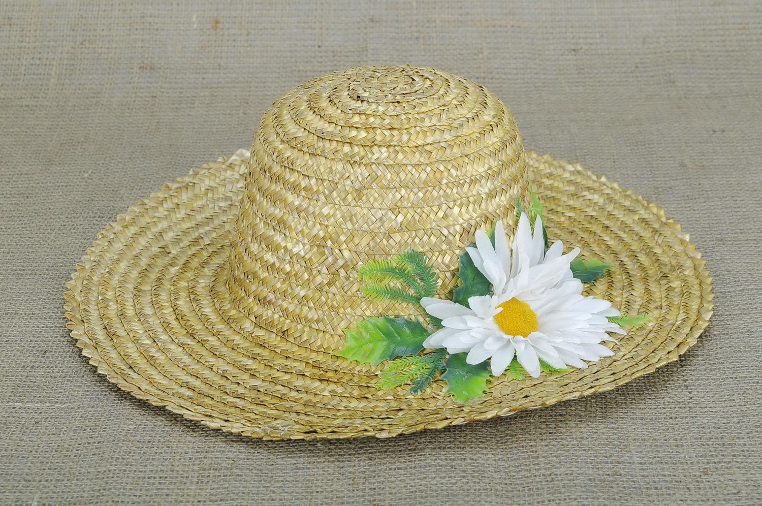 Sombrero de mujer con manzanilla foto 2