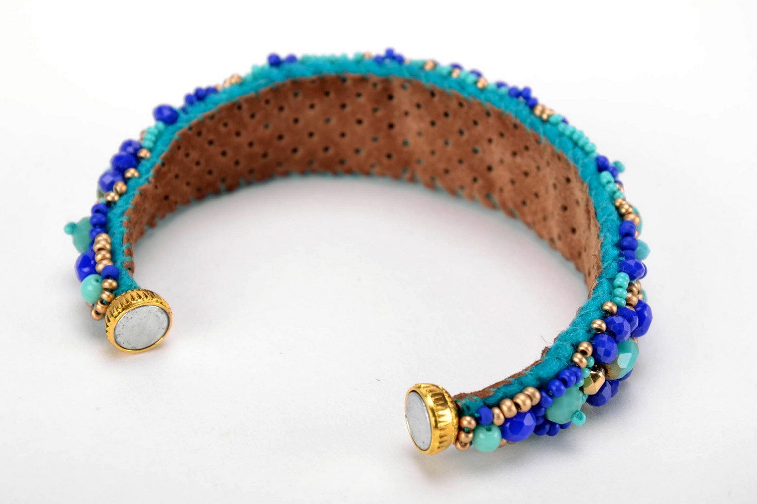 Bracelet en cristaux bleus, perles de rocaille et turquoise fait main photo 4