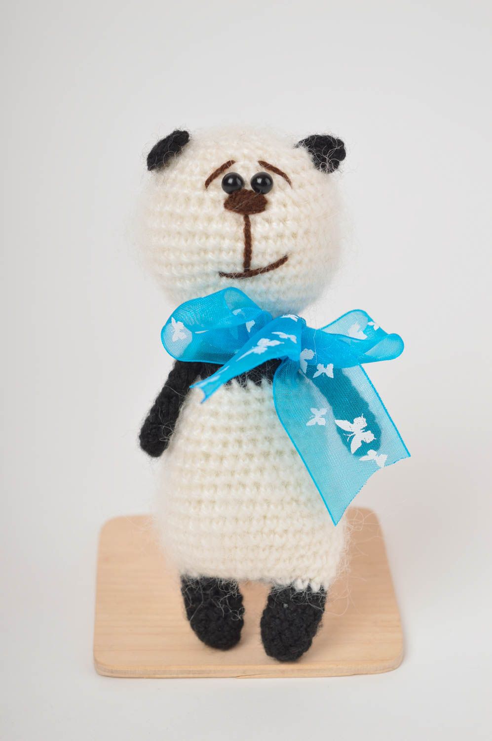 Jouet ours blanc-noir Peluche faite main tricotée originale Cadeau pour enfant photo 2