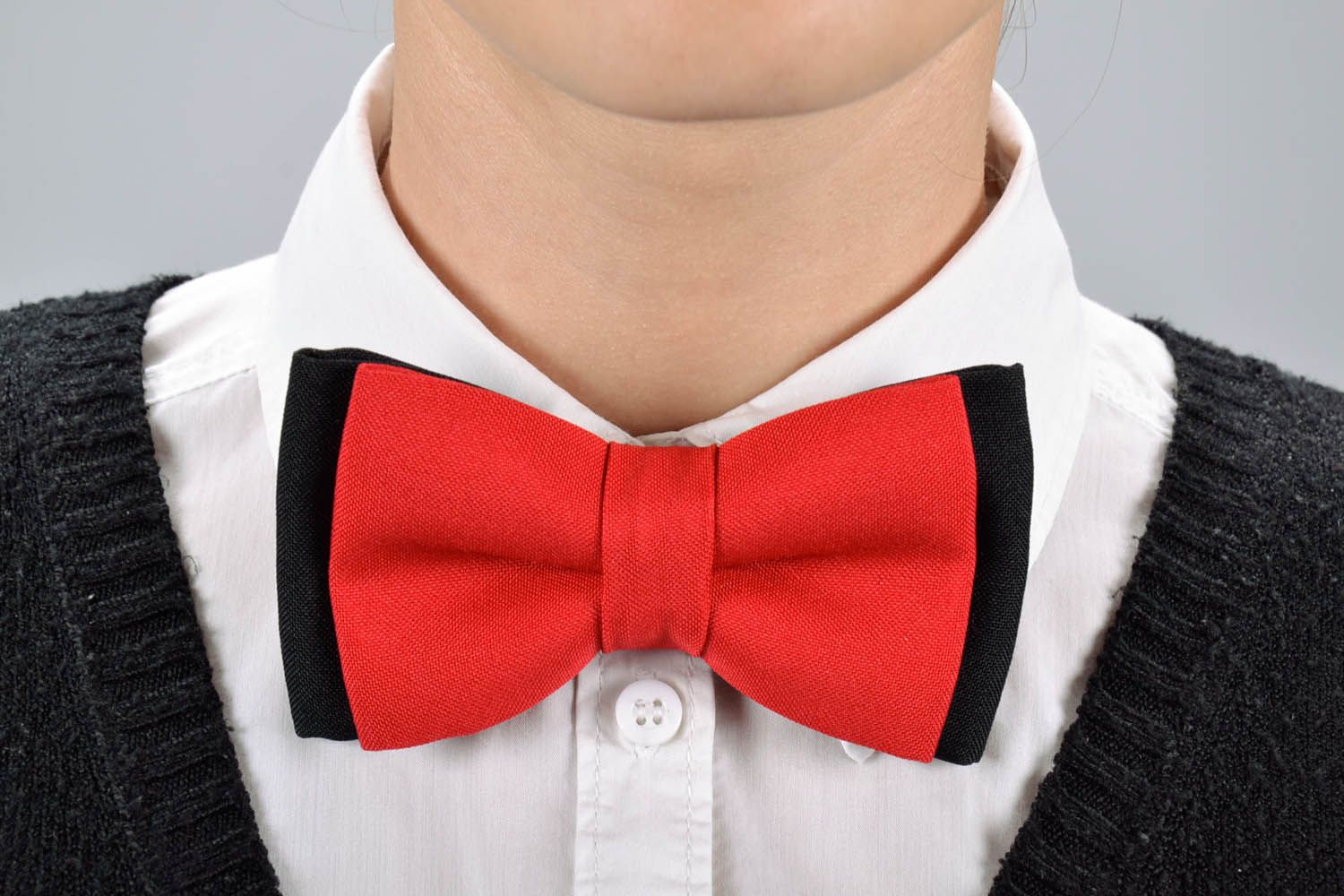 Black and red bow tie photo 5