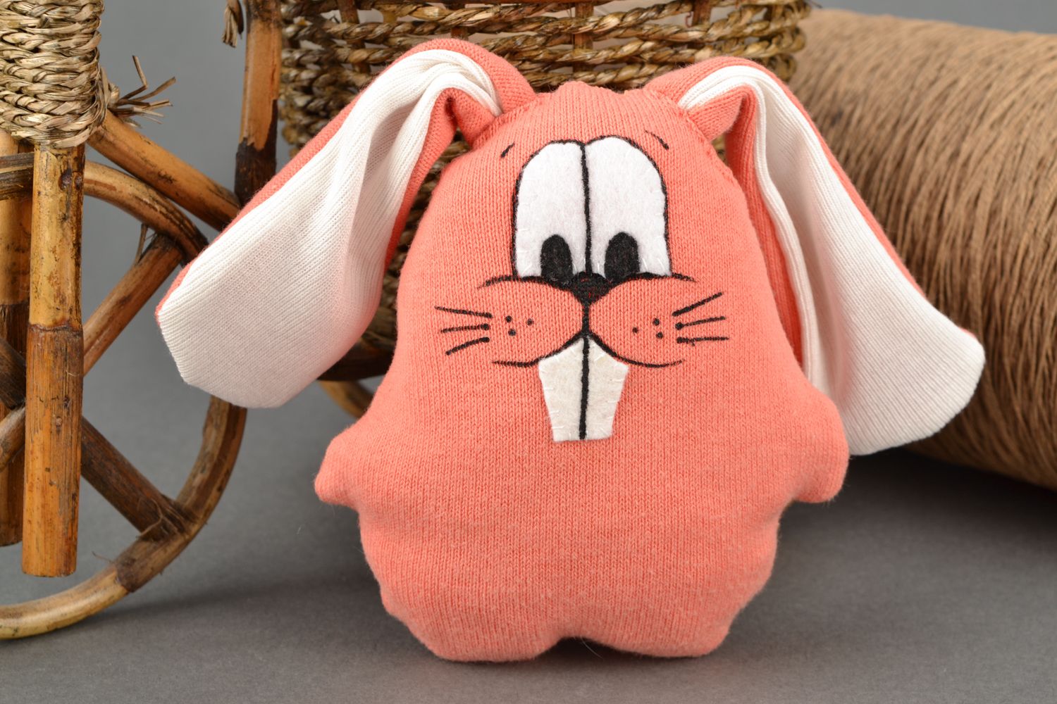 Мягкая игрушка подушка для дивана Розовый кролик фото 1