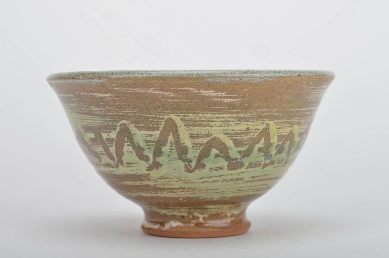 Escudilla de cerámica hecha a mano cubierta con esmalte para té o mermelada  foto 1