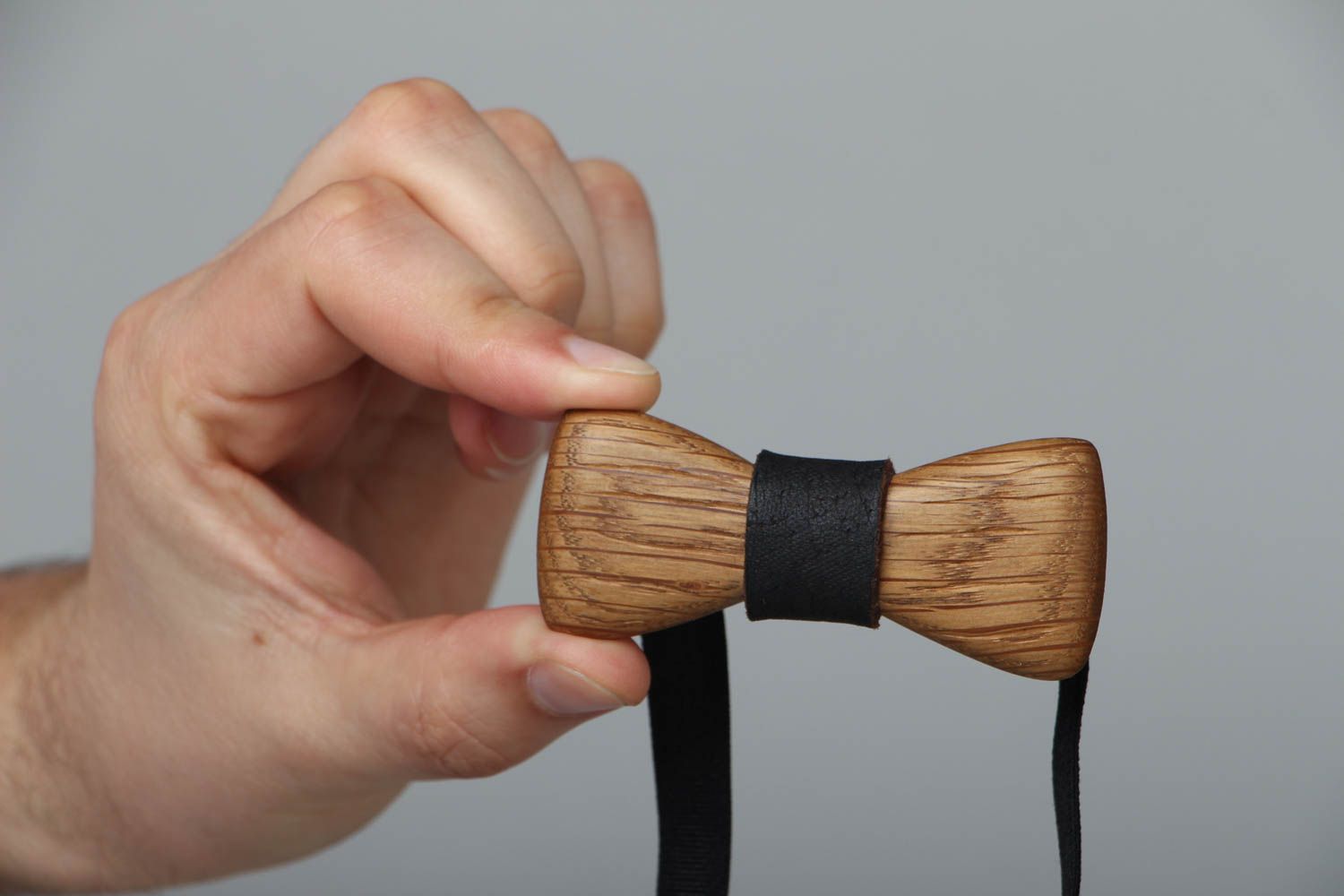 Wooden bow tie photo 3