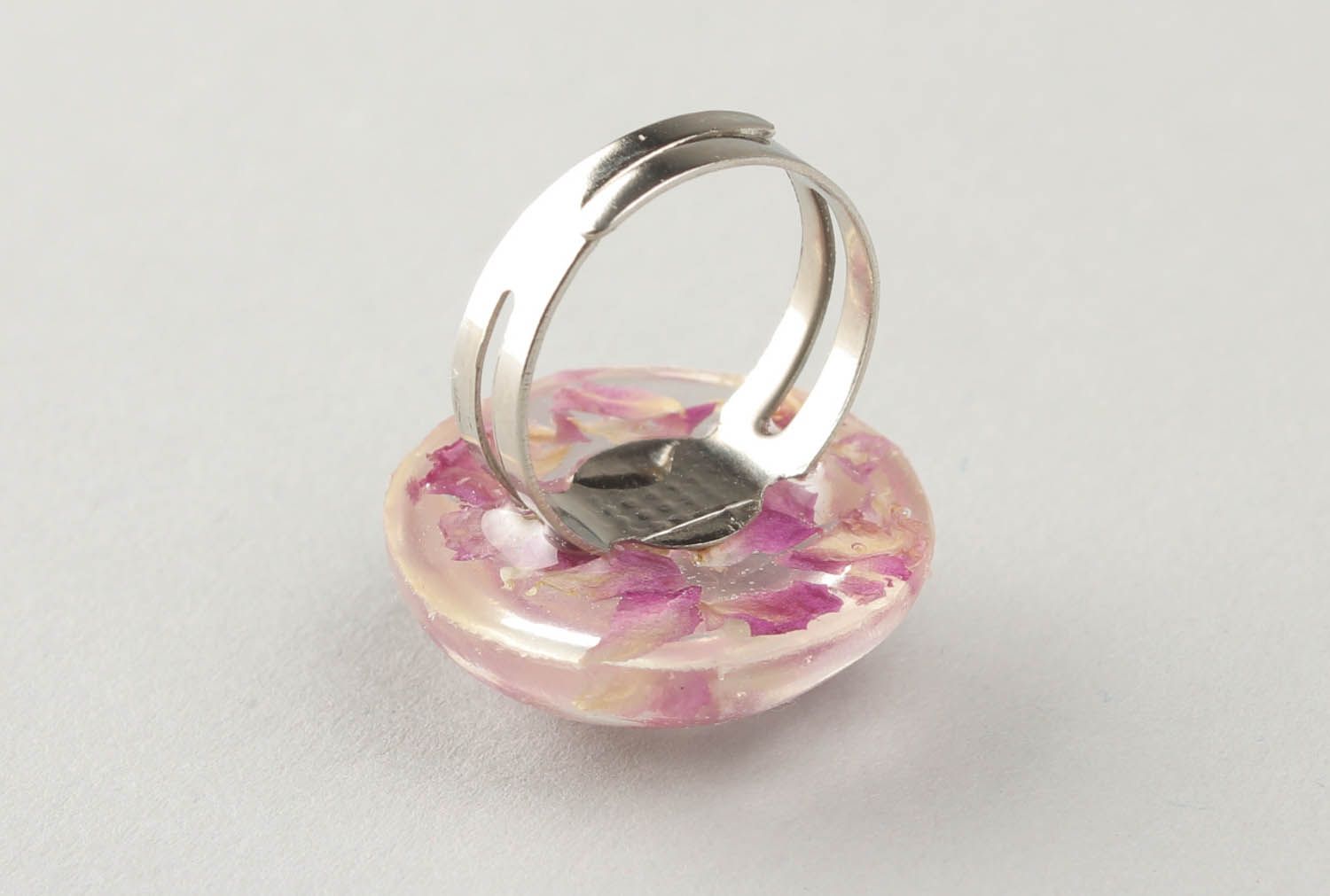Round seal ring with flowers photo 3