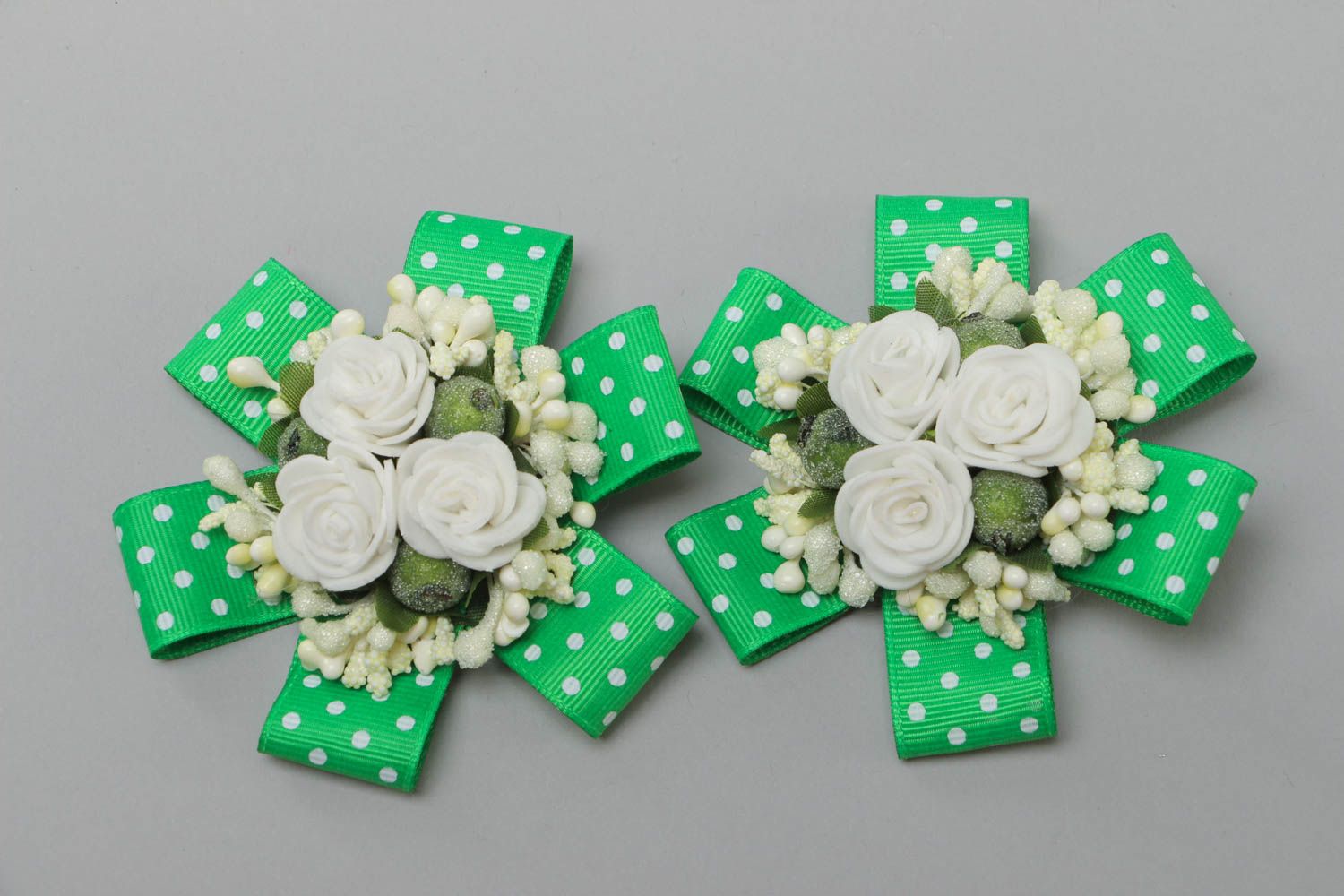 Ensemble de barrettes vertes en rubans de reps avec fleurs faites main 2 pièces photo 2