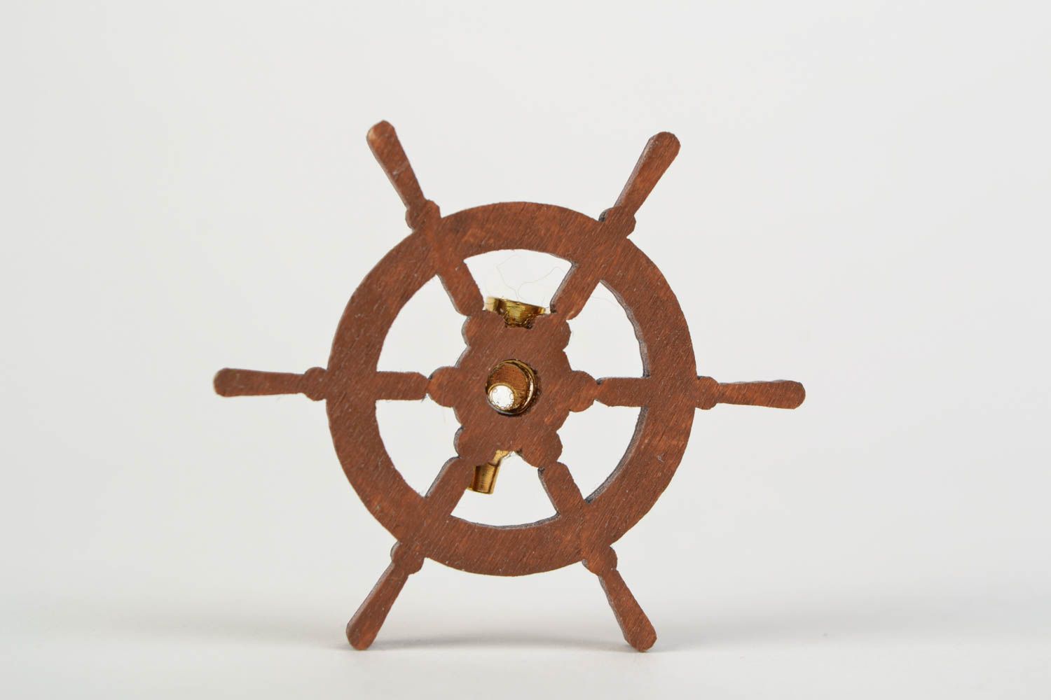 Broche en bois Barre à roue originale peinte aux acryliques bijou fait main photo 1