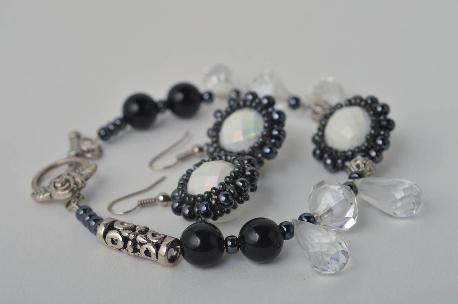 Beautiful handmade jewelry set beaded earrings beaded bracelet design gift ideas photo 4