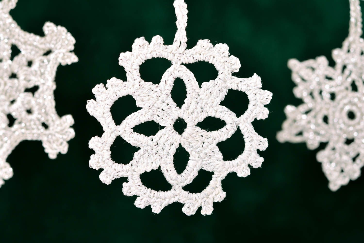 Handmade crocheted snowflake decorative white hanging textile Christmas toy photo 1