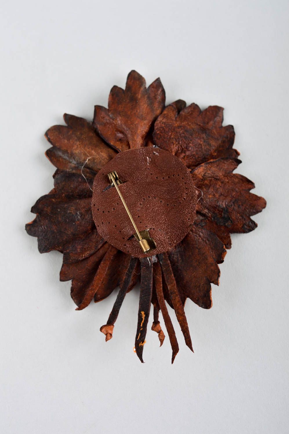 Broche fleur Bijou fantaisie fait main Accessoire en cuir pour femme marron photo 3