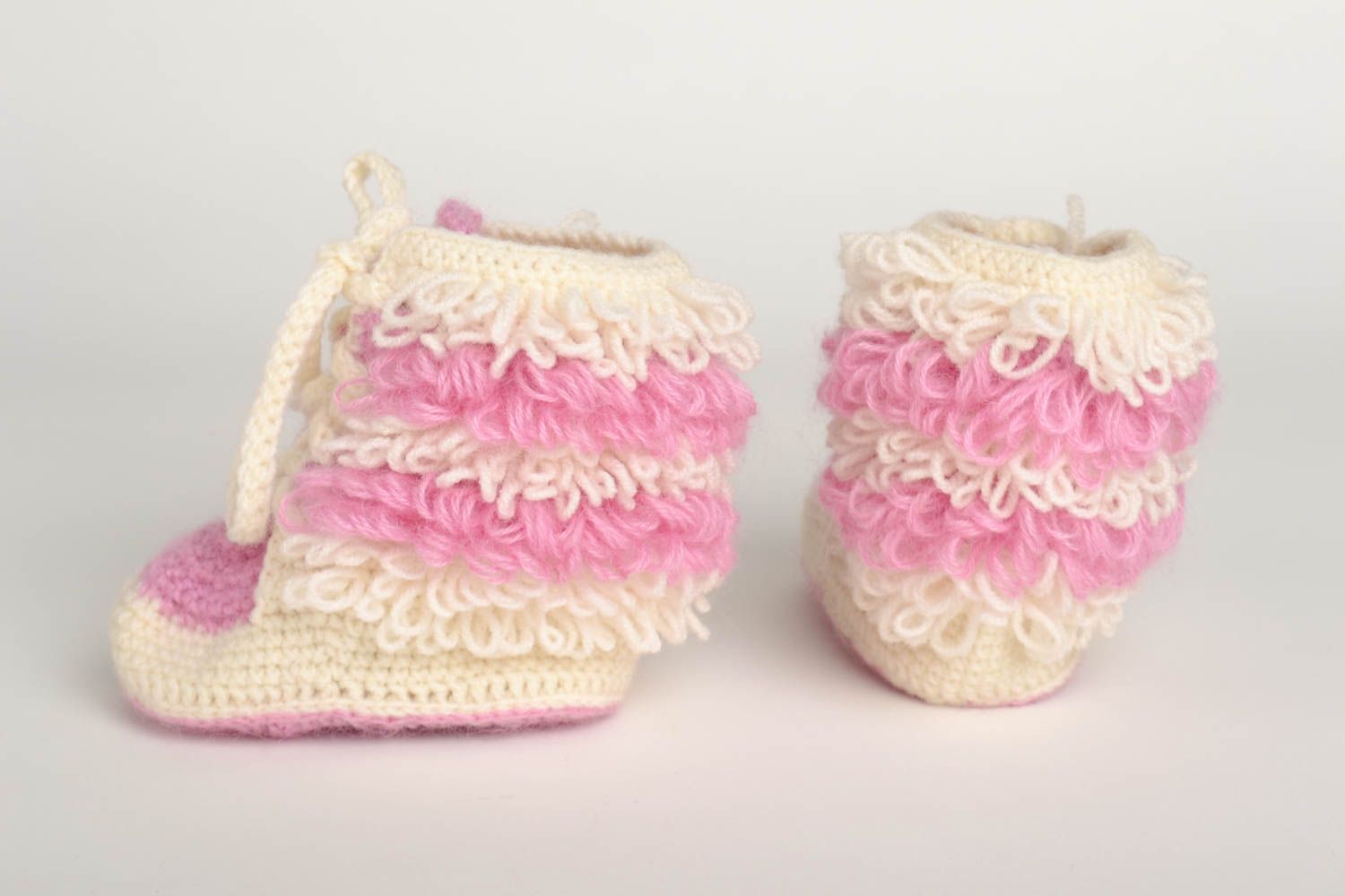 Chaussons bébé fait main tricotés au crochet blanc-rose Chaussures bébé photo 4