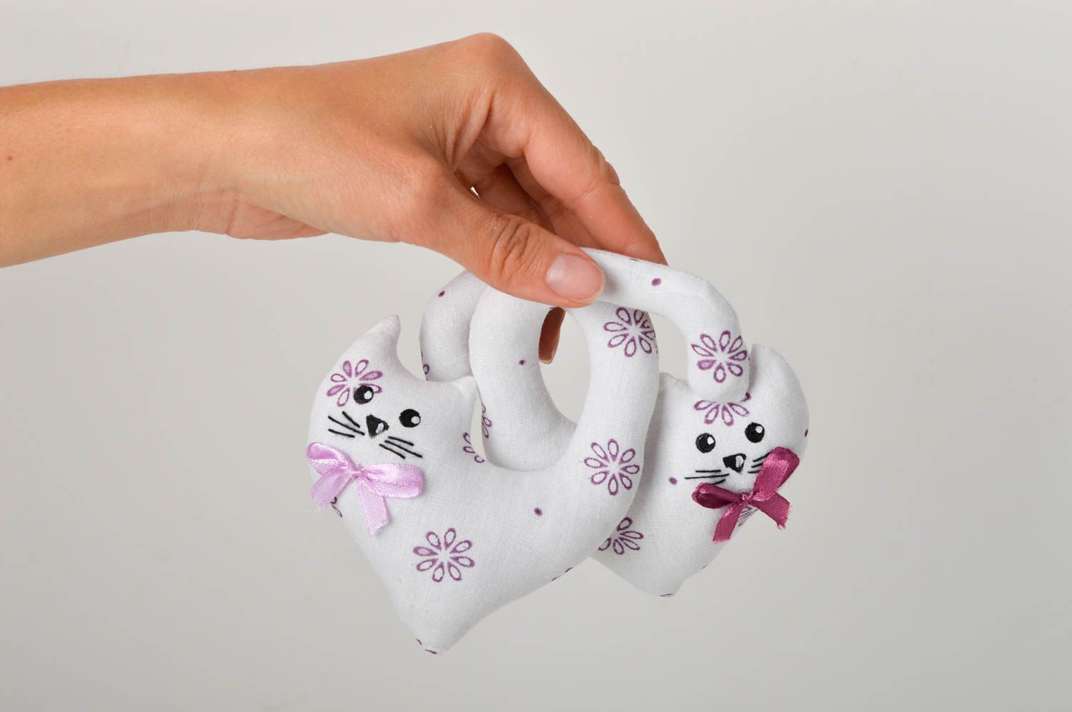 Handmade zwei blumige Kuscheltiere Katzen Stoff Spielzeuge Geschenke für Kinder  foto 2