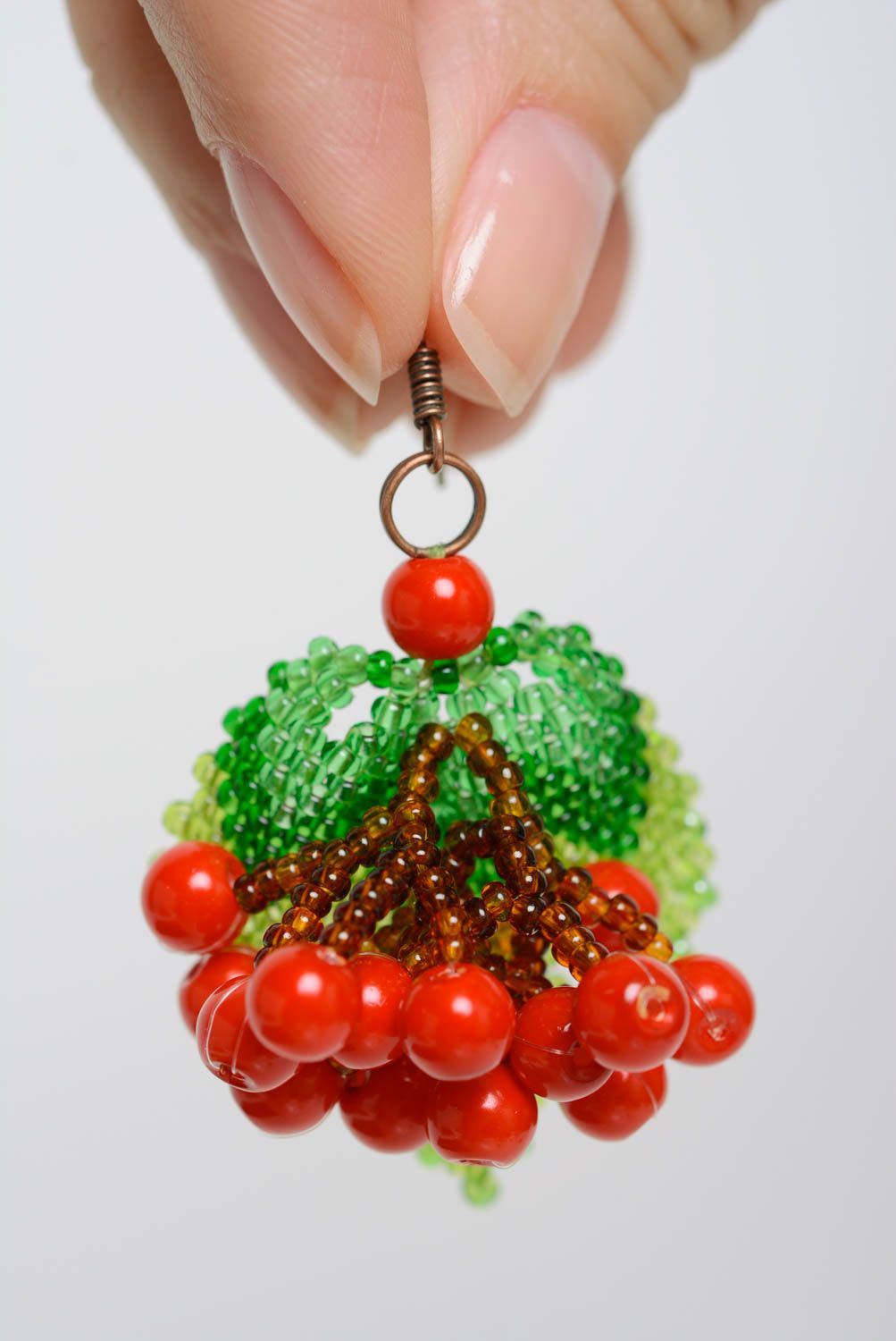Boucles d'oreilles artisanales en perles de rocaille faites main Sorbes rouges photo 4