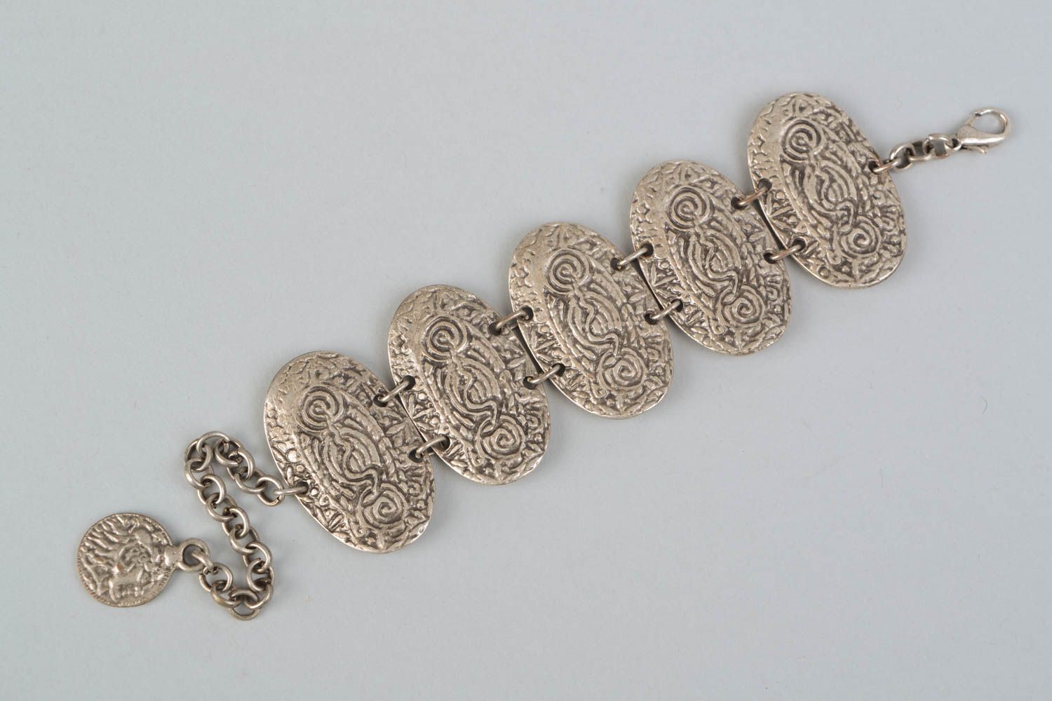 Large bracelet en métal fait main de style ethnique original pour femme photo 4