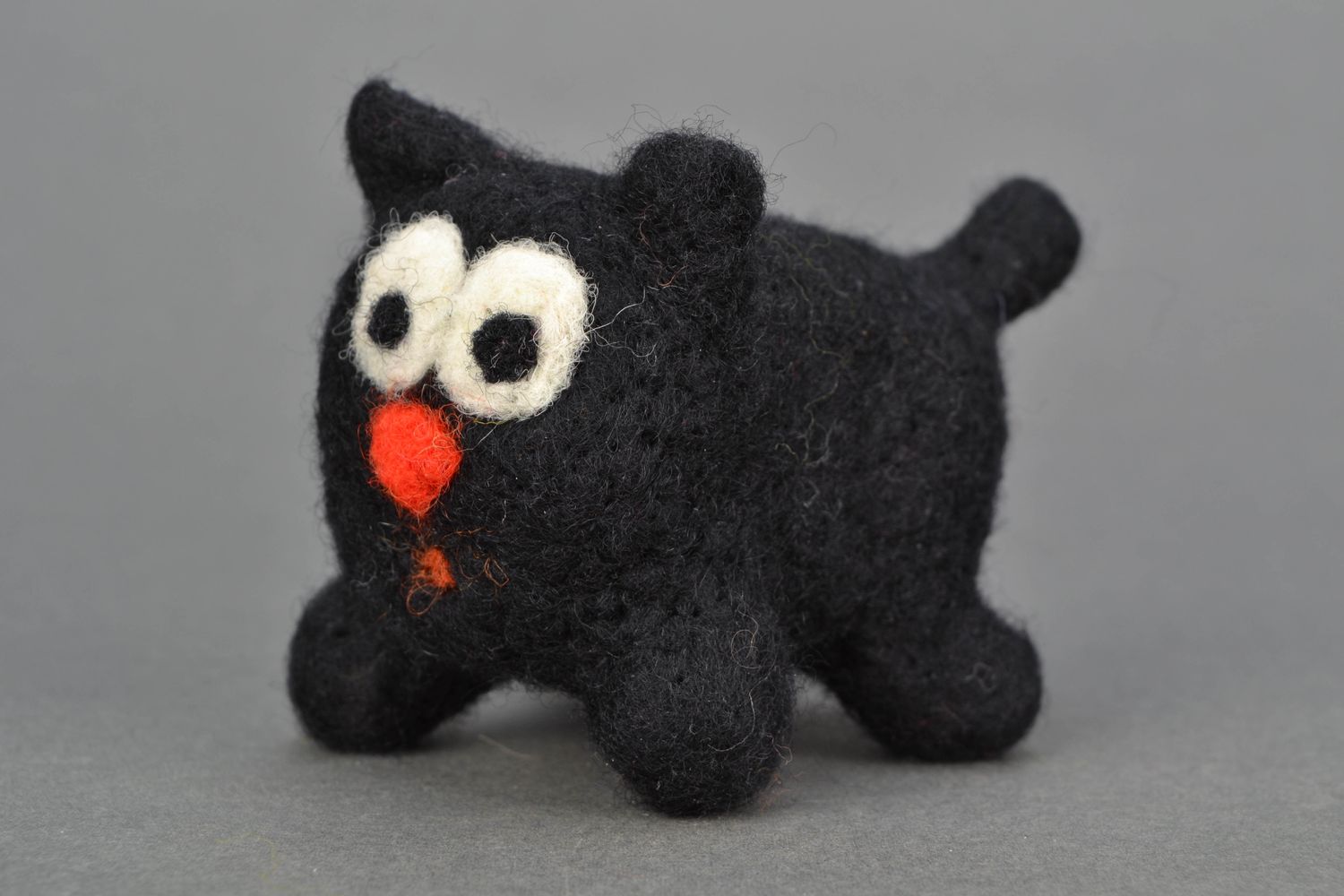 Handgemachtes Kuscheltier aus Wolle Schwarze Katze   foto 4
