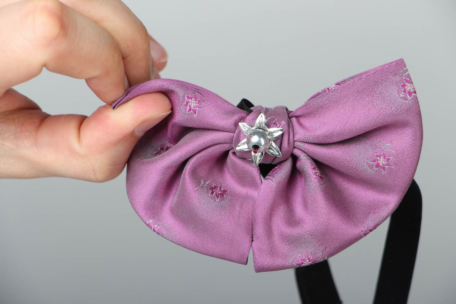 Extravagant bow tie for women photo 4