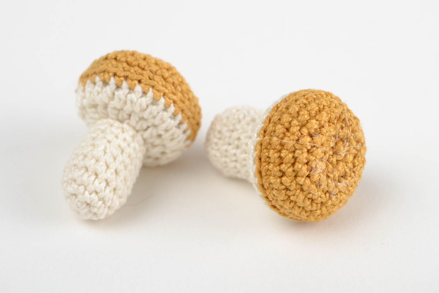 Jouets au crochet Peluche faite main champignon Cadeau pour enfant tendance photo 4