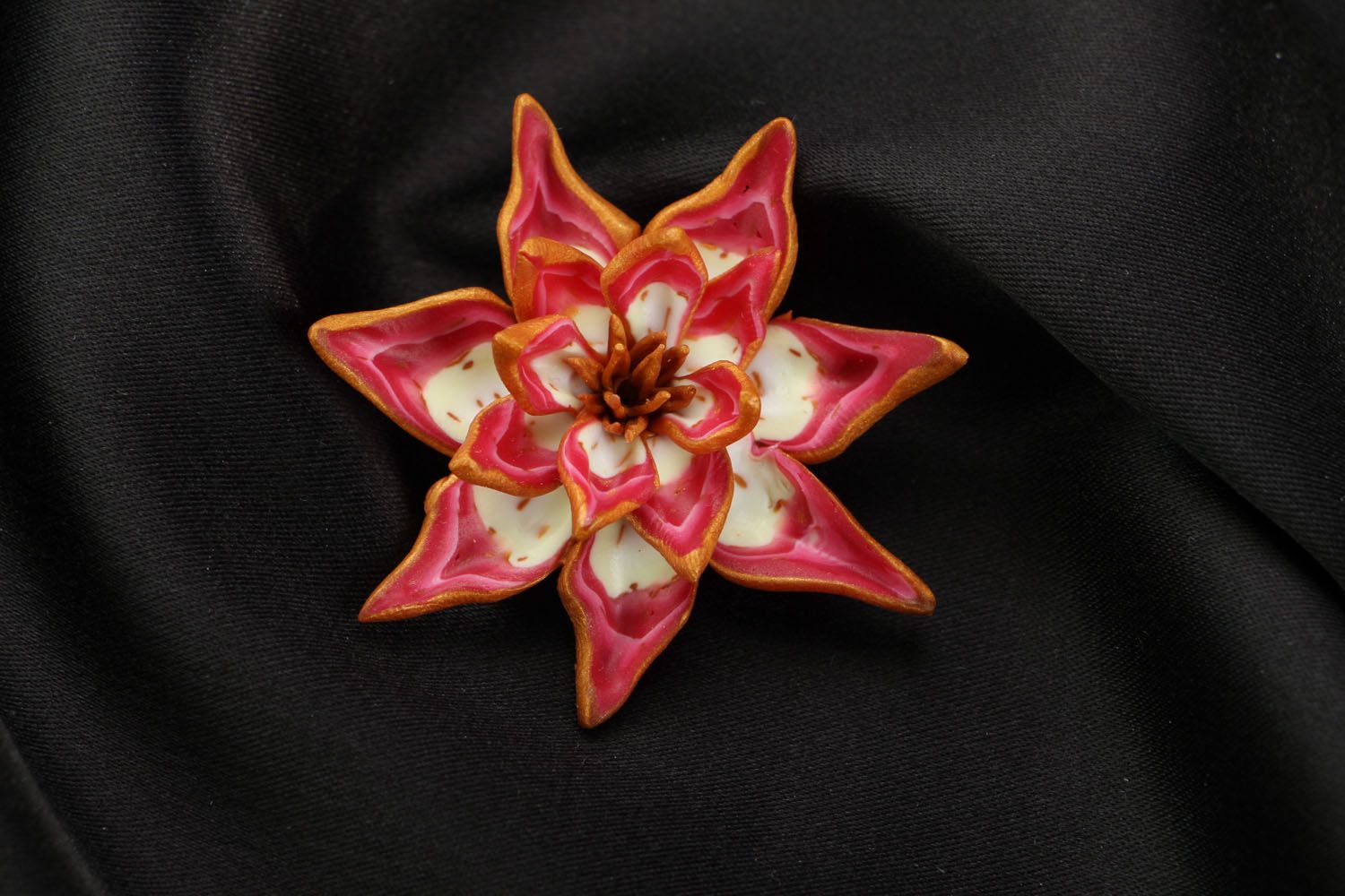 Broche de argila de polímero artesanal Flor foto 1