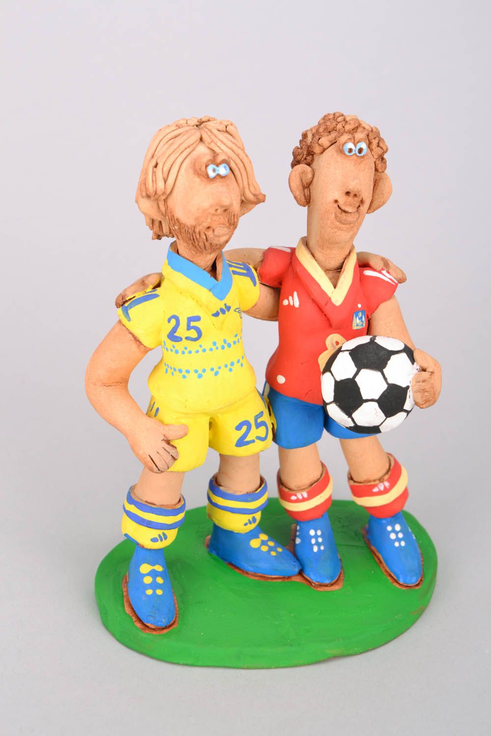 Schöne Statuette zwei Fussballspielern foto 3