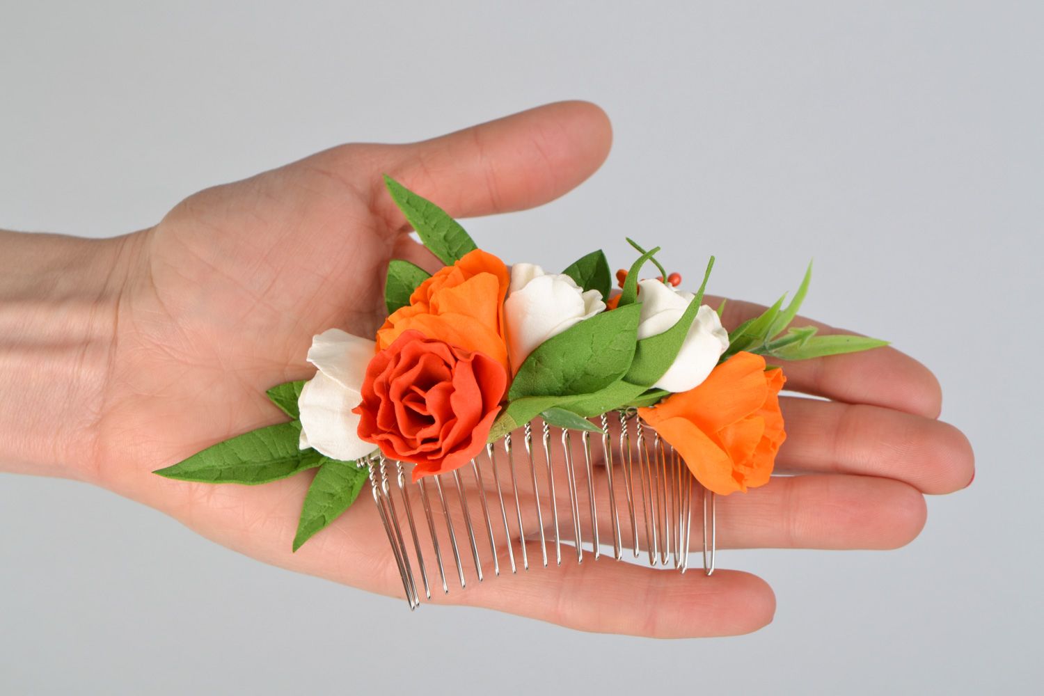 Гребешок для волос с цветами из фоамирана  фото 1