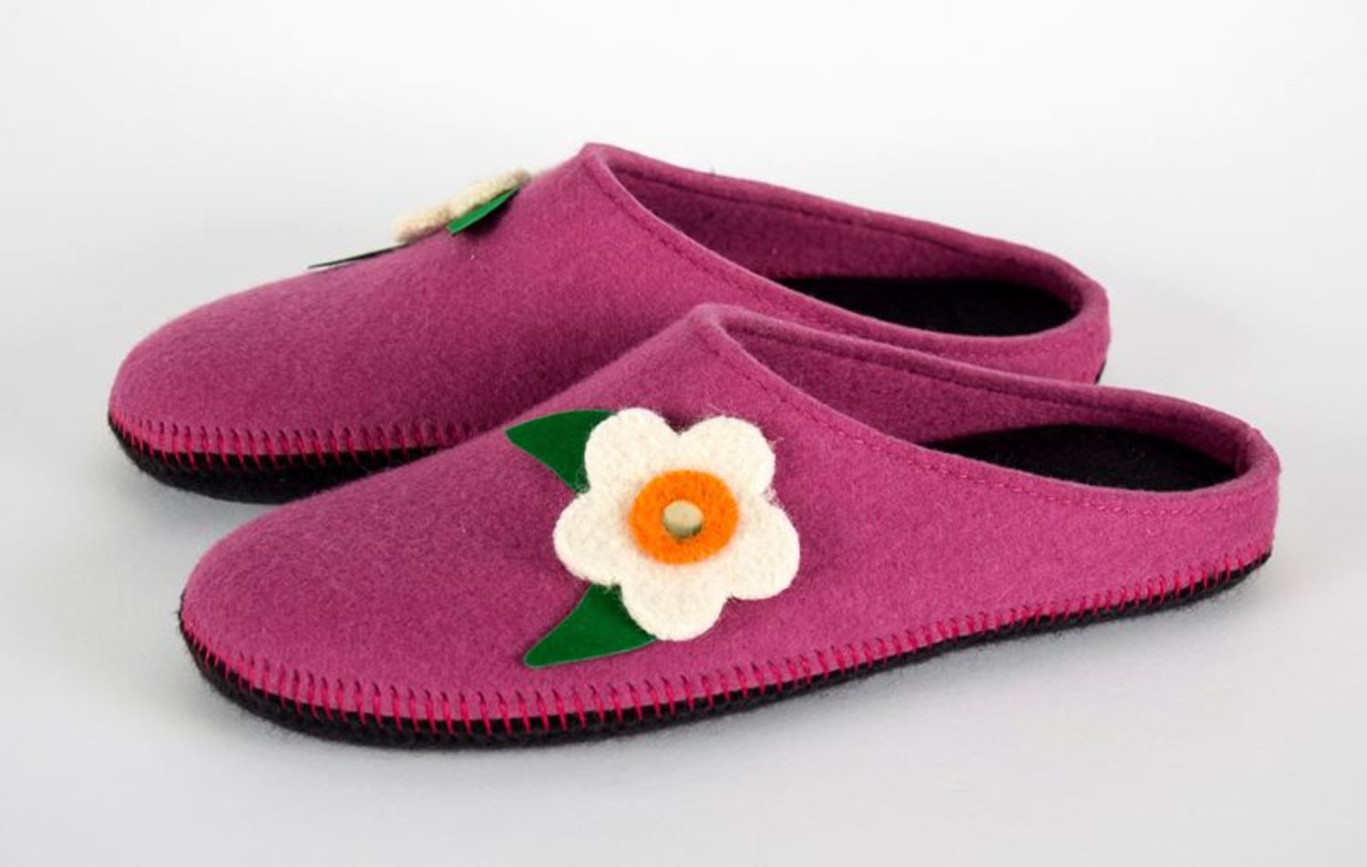 Women's felt slippers of pink color with flower photo 2