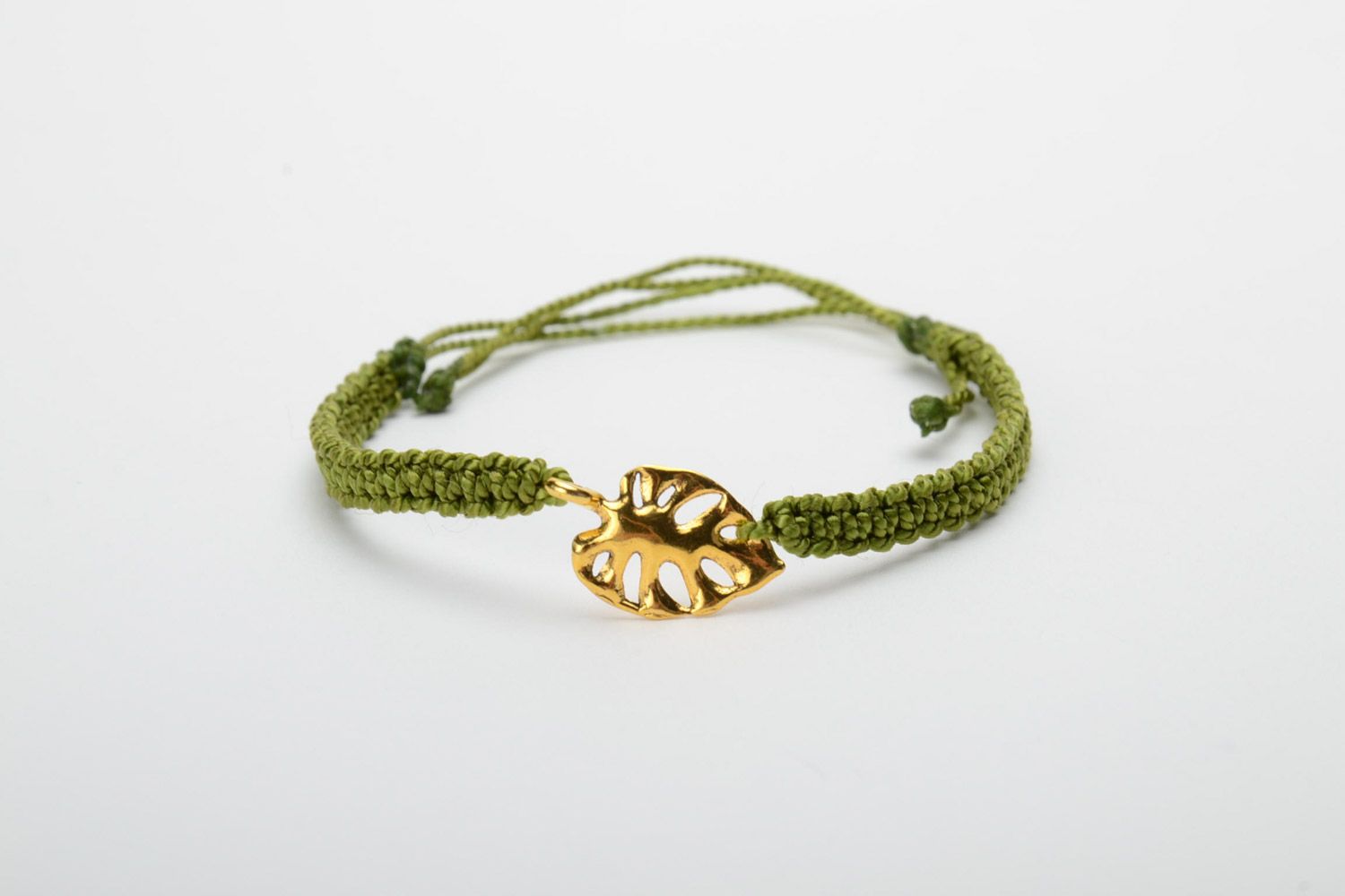 Bracelet en nylon étroit vert fait main original avec feuille métallique photo 5