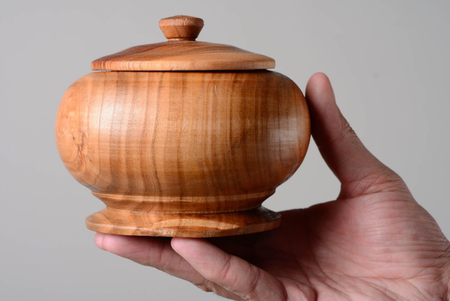 Escudilla de madera original hecha a mano con tapa para productos a granel foto 3