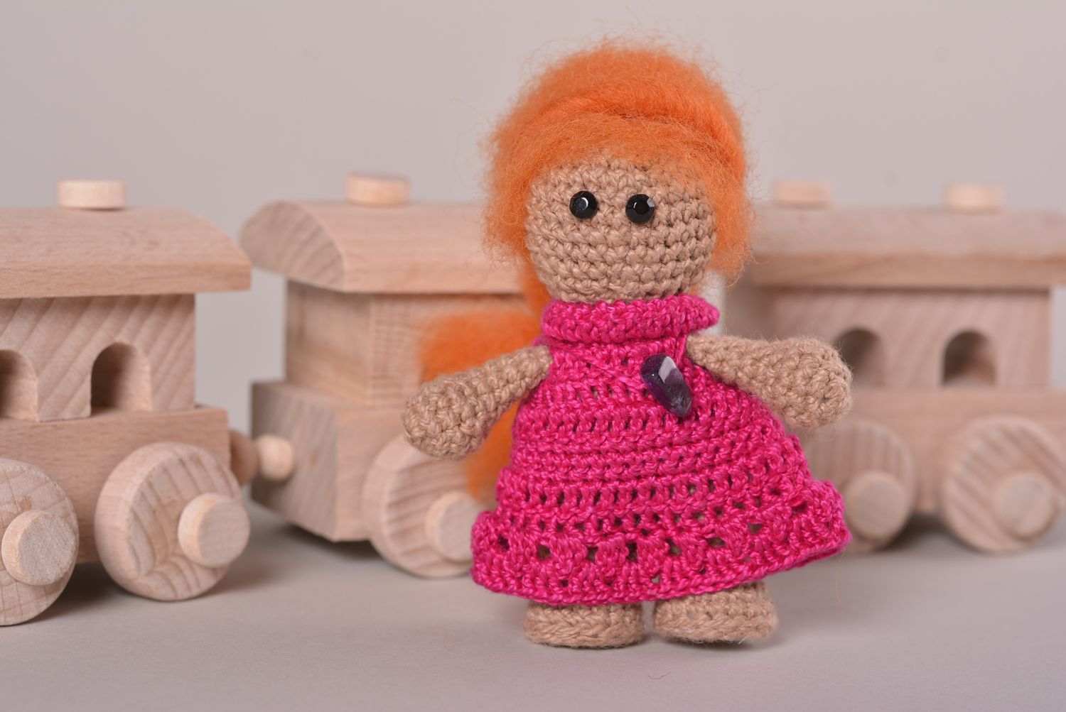 Мягкая игрушка кукла ручной работы кукла крючком в розовом платье красивая фото 1