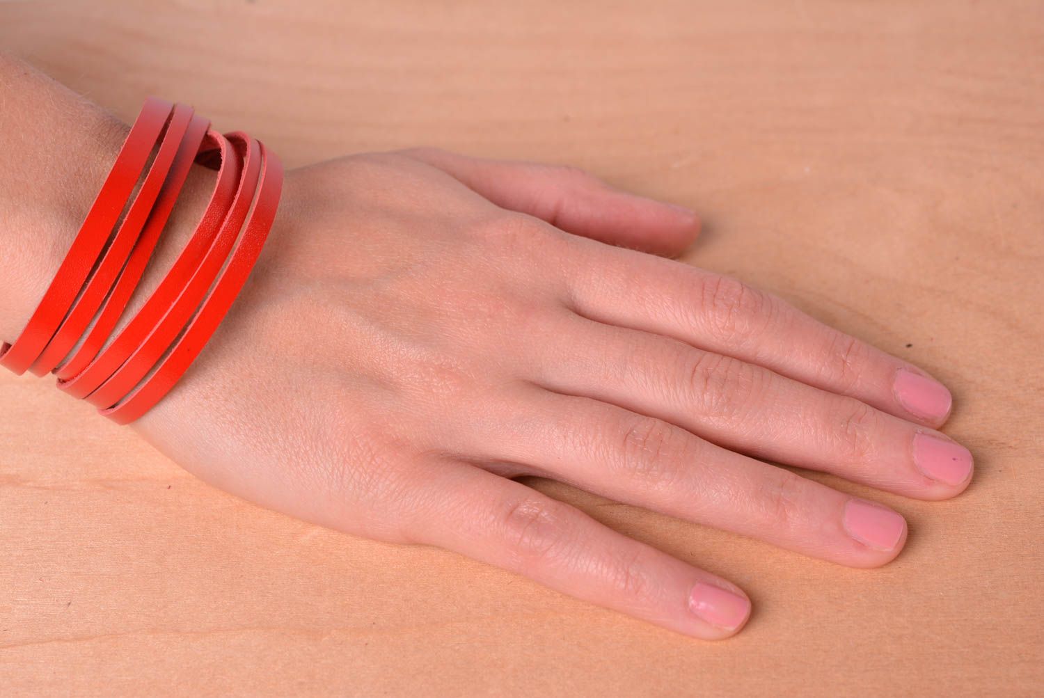 Bracelet cuir Bijou fait main de design original cadeau Accessoire femme photo 2