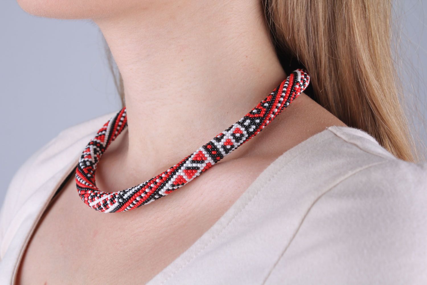 Beaded cord necklace with ethnic pattern  photo 5