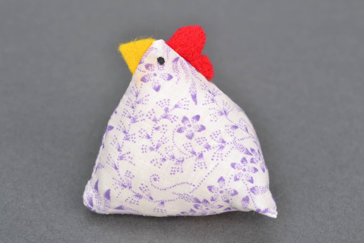 Cotton needle bed in the shape of hen photo 1