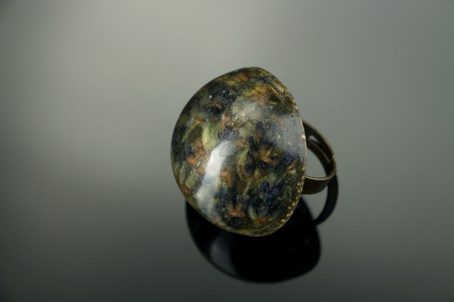 Epoxy ring with lavender photo 1