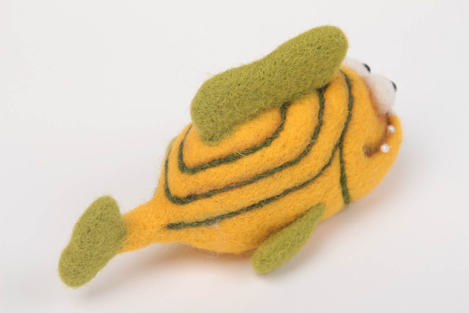Stofftier Fisch handgemachtes Spielzeug kreatives Spielzeug aus Filzwolle foto 4