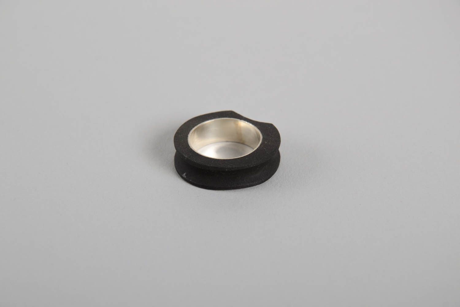 Необычное кольцо хэнд мейд женское кольцо из бетона черное массивная бижутерия фото 5