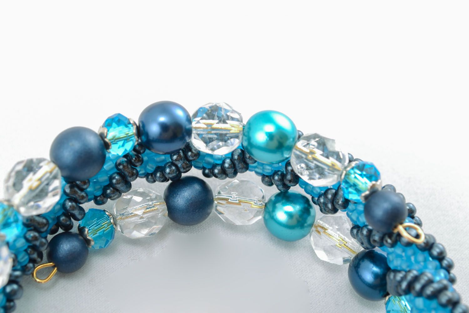 Bracelet en perles de rocaille bleu fait main photo 2