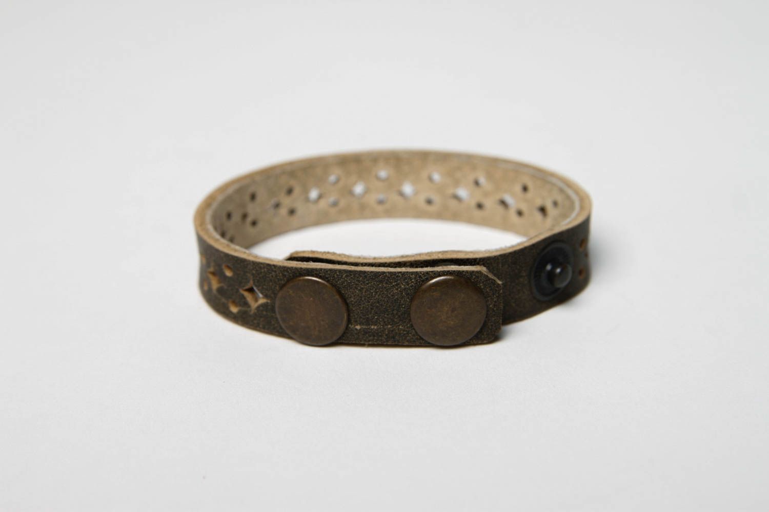 Bracelet cuir fait main Bijou en cuir fin boutons de métal Cadeau original photo 4