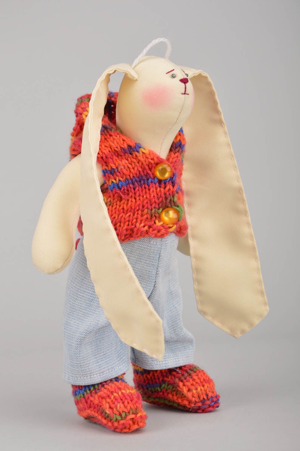 Künstlerisches Kuscheltier aus Stoff im Kappe Hase für Kinder handgemacht schön  foto 5