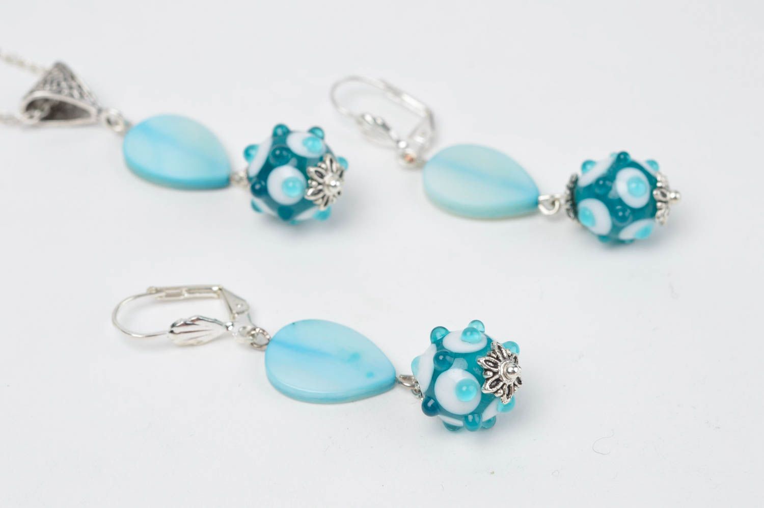 Pendentif et boucles d'oreilles Bijoux faits main en verre bleus Cadeau femme photo 2