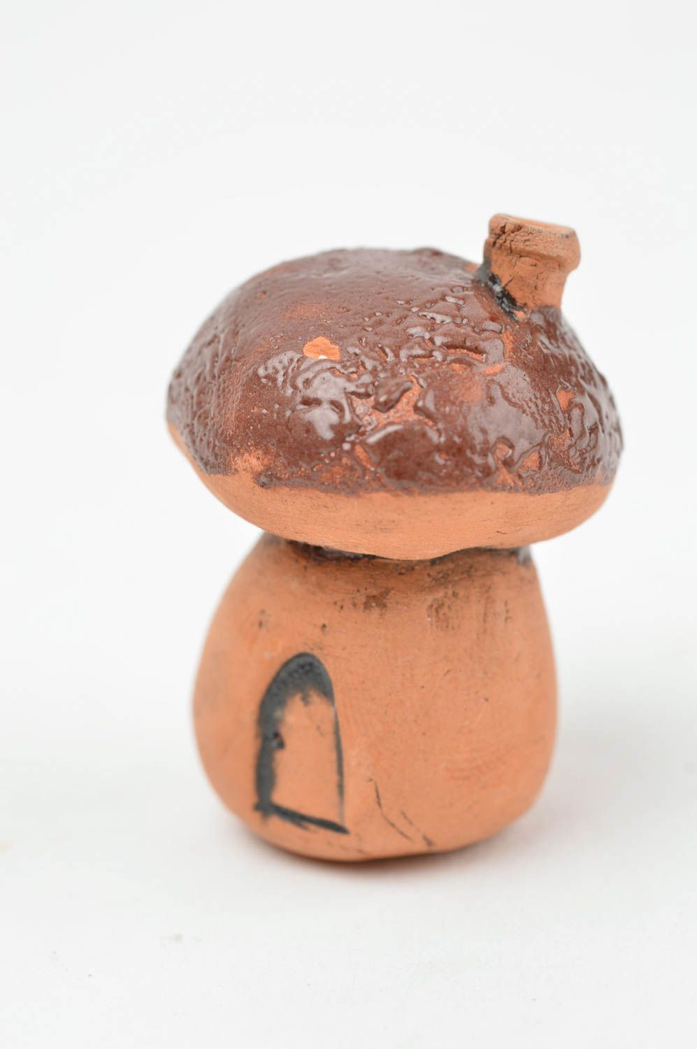 Сувенирная керамическая статуэтка ручной работы Боровик домик с трубой фото 2