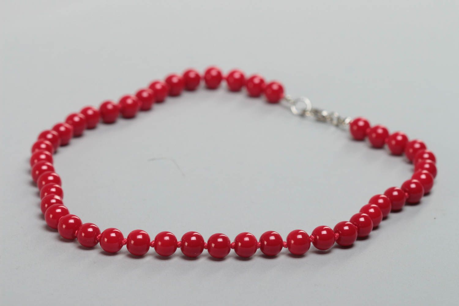 Handmade children's red glass bead necklace of average size designer jewelry photo 3
