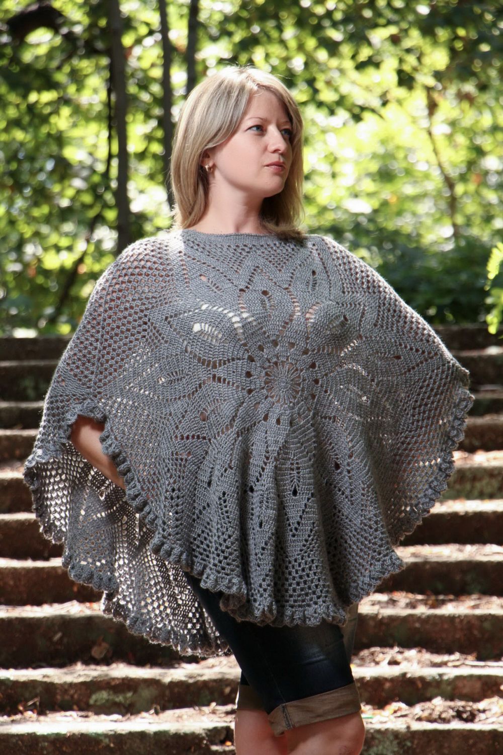 Poncho tricot en laine grise pour femme photo 4