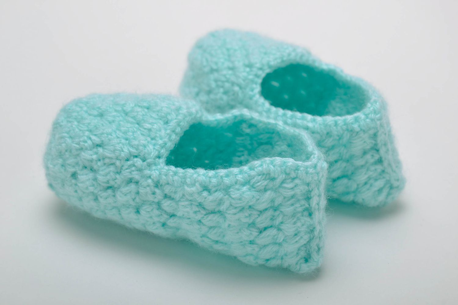 Crocheted handmade babies shoes photo 4