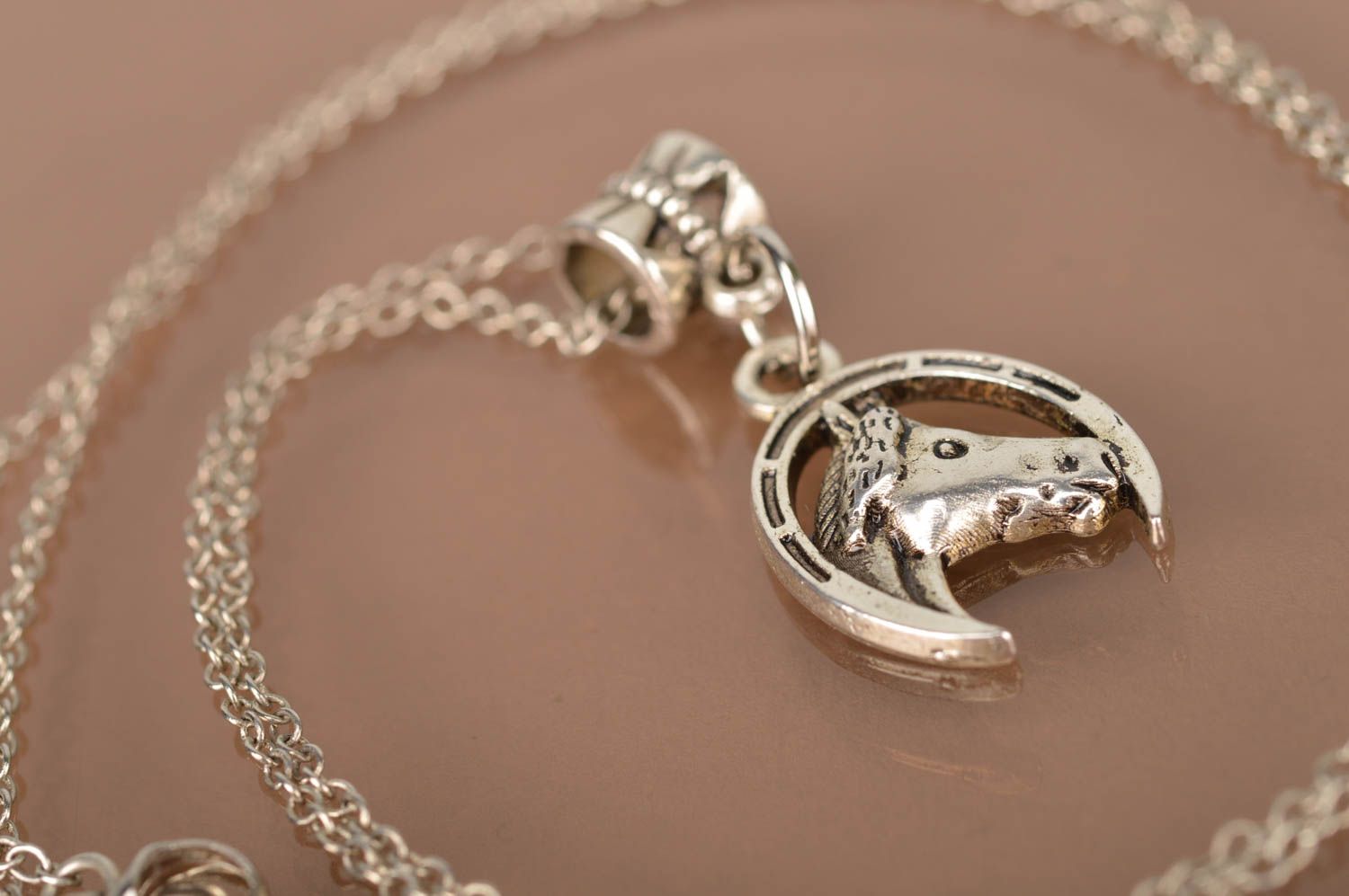 Stylish handmade metal neck pendant metal jewelry designs jewelry trends photo 4