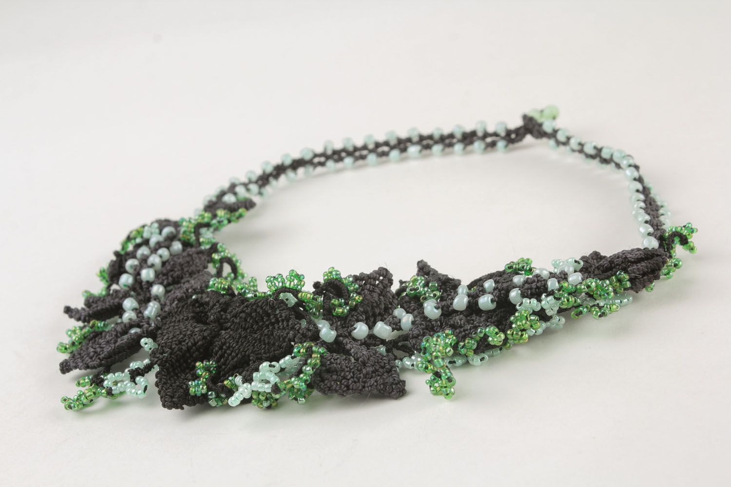Necklace made of threads and beads  photo 5