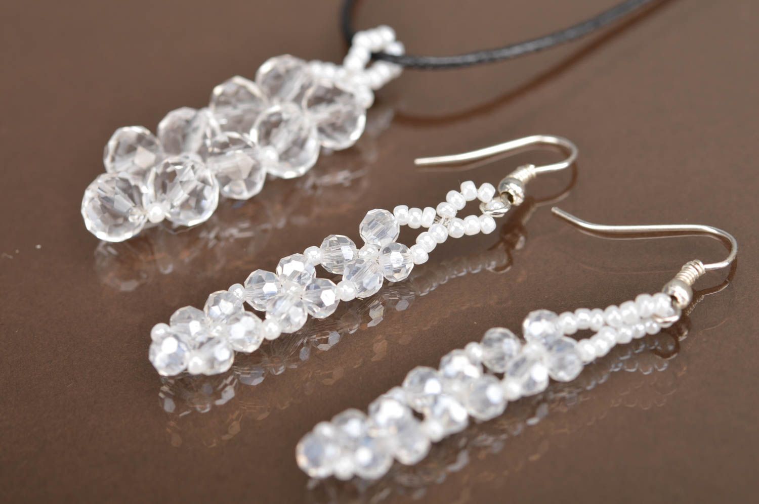 Set of handmade Czech crystal jewelry pendant and earrings stylish white  photo 2