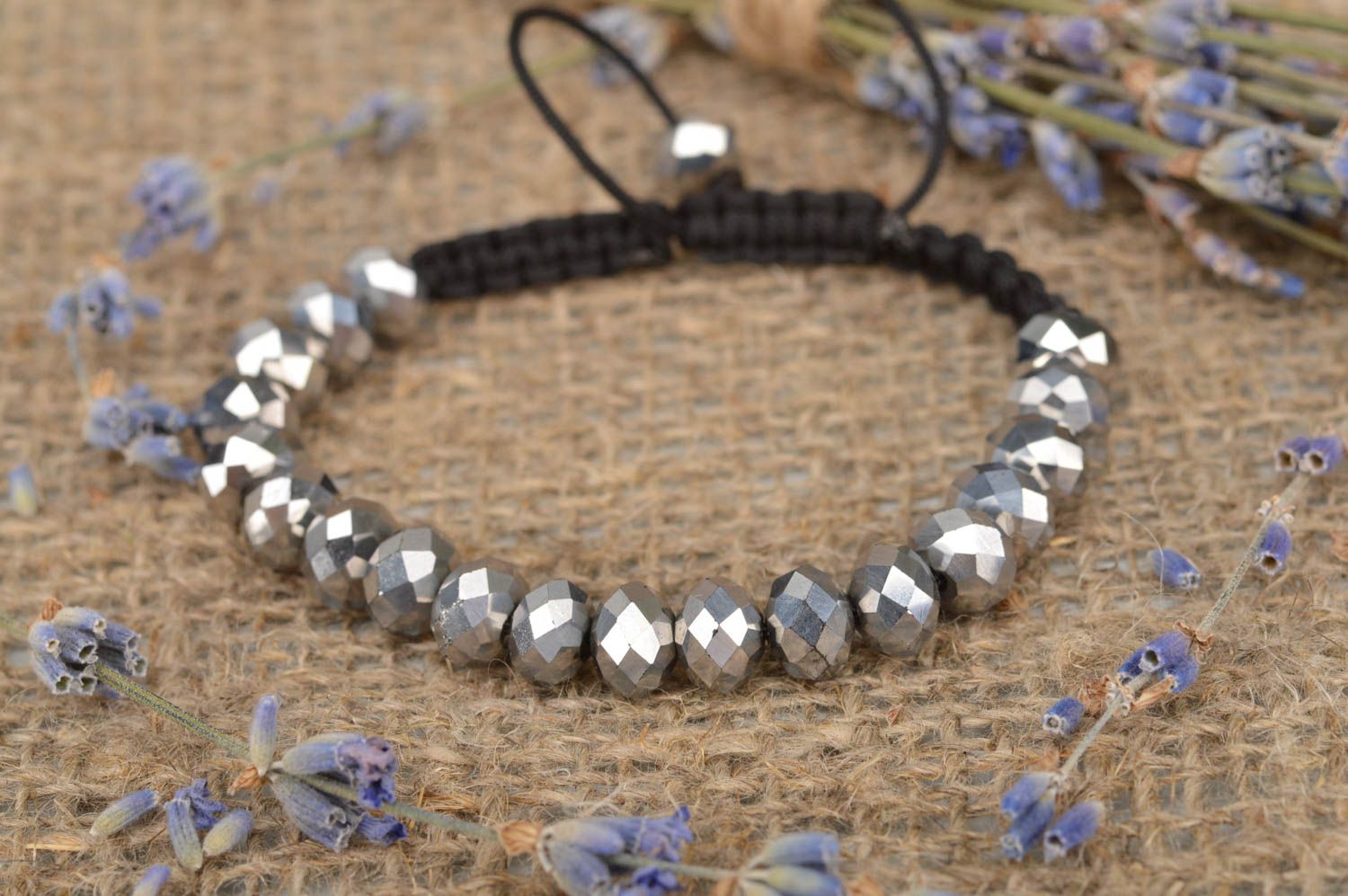 Bracelet tressé design Bijou fait main de perles à facettes Cadeau femme photo 1