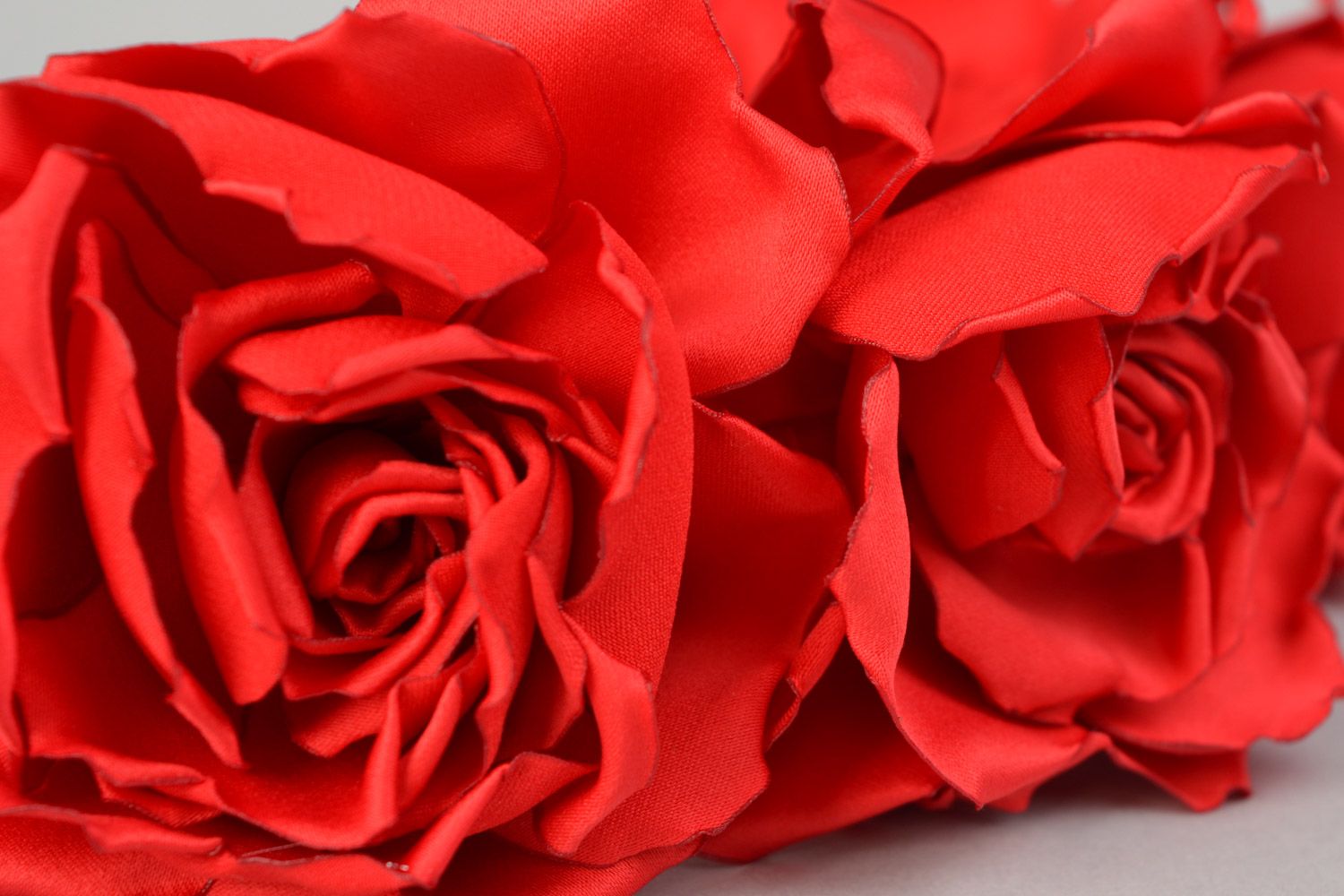 Handmade beautiful silk and satin flower headband with red roses photo 4