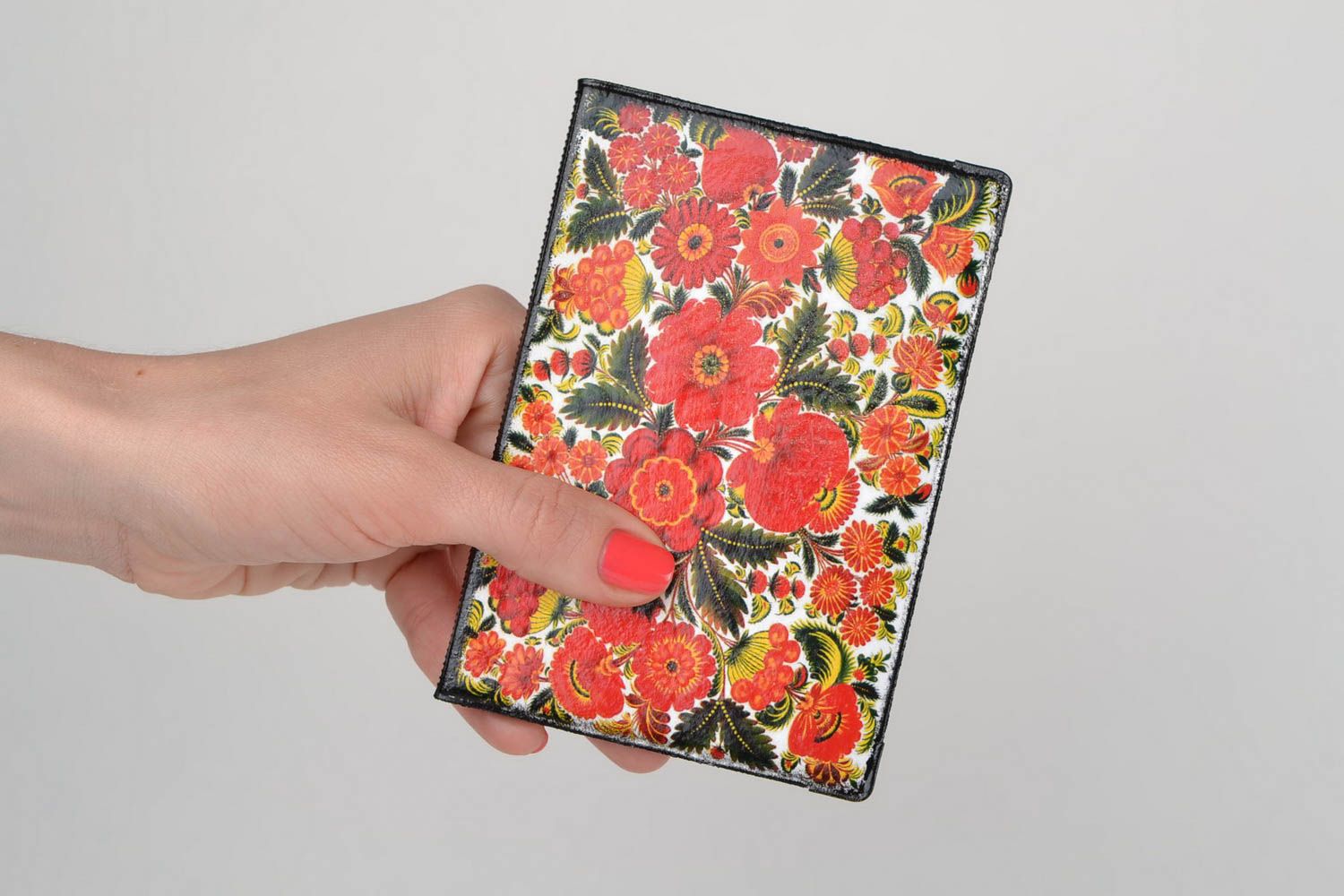 Handgemachte Passhülle aus Kunstleder mit Blumenmuster ethnisch für Frauen foto 2