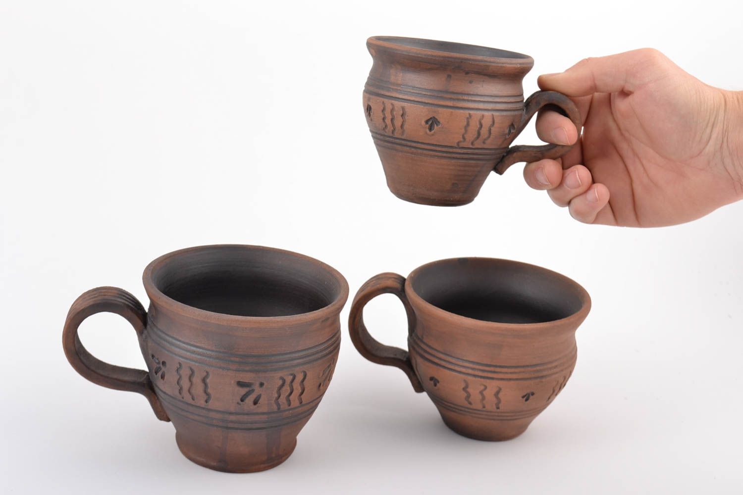 Ensemble de trois tasses originales en argile faites main vaisselle écologique photo 2
