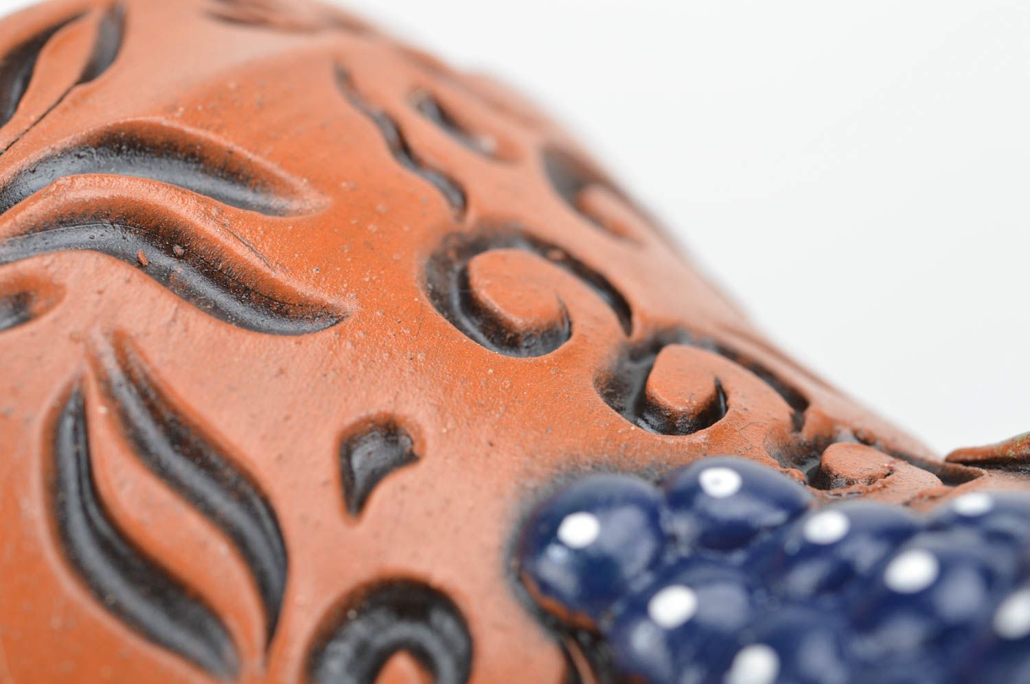 Campana de cerámica hecha a mano hermosa con modelados hermosa decorativa  foto 4
