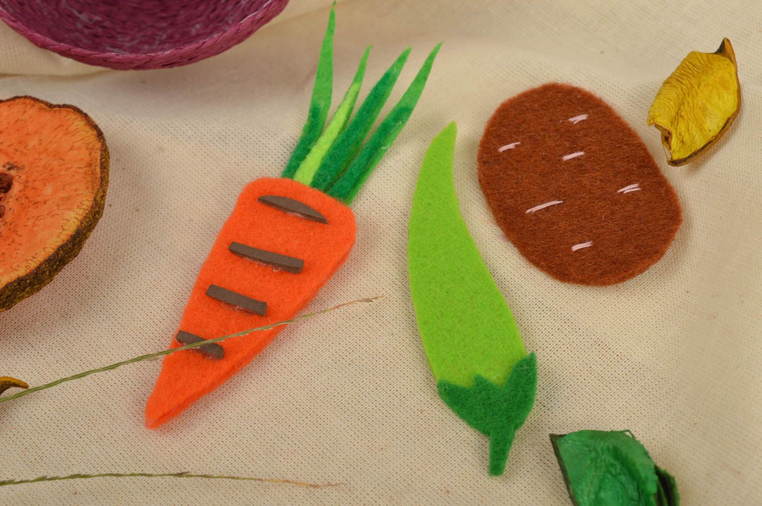 Магниты ручной работы магниты для детей фетровые игрушки в виде овощей 3 штук фото 1